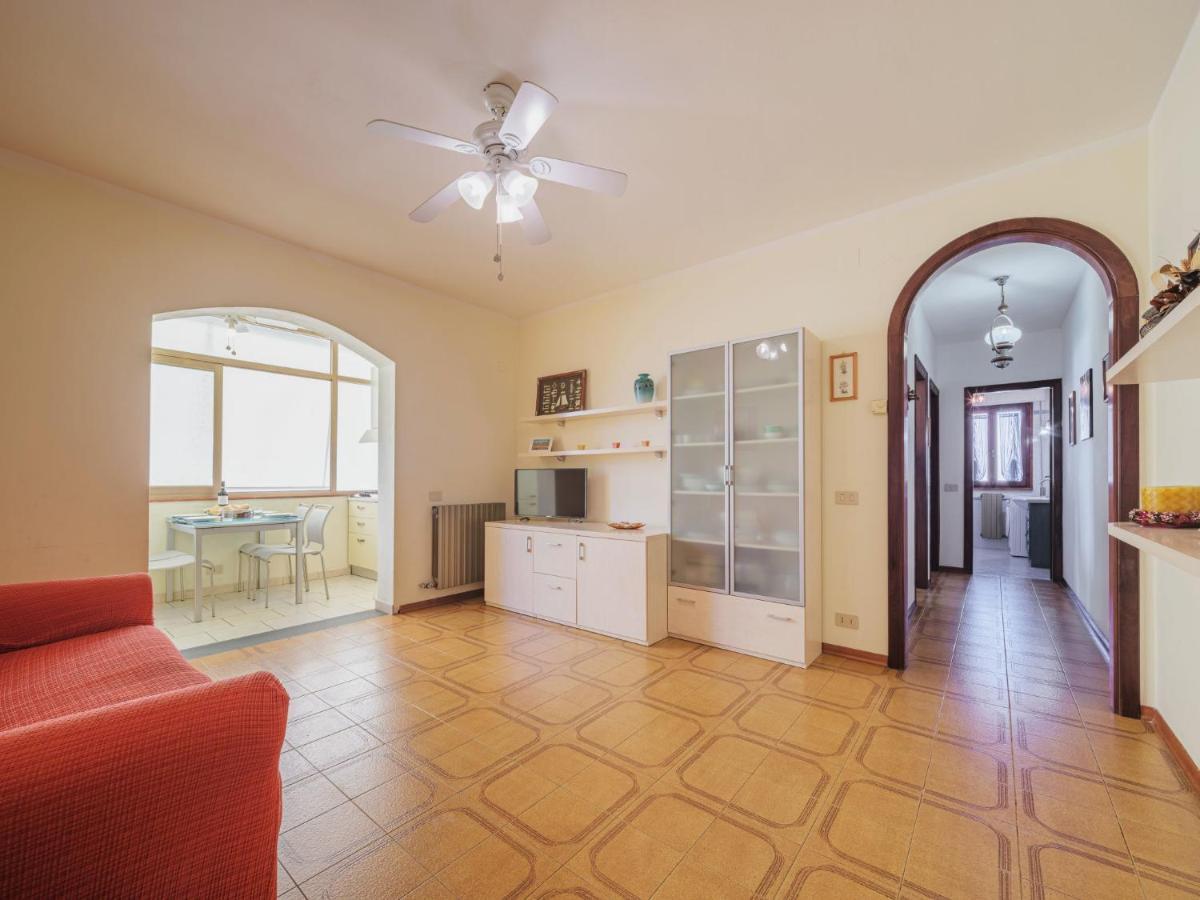 Apartment Dei Fiori By Interhome ลิโด ดิ กามาโยเร ภายนอก รูปภาพ