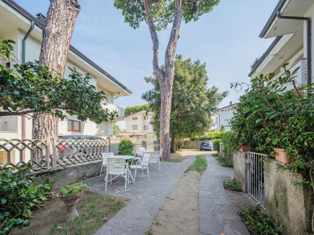 Apartment Dei Fiori By Interhome ลิโด ดิ กามาโยเร ภายนอก รูปภาพ