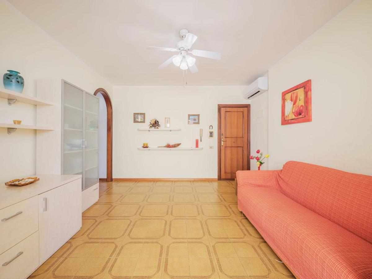 Apartment Dei Fiori By Interhome ลิโด ดิ กามาโยเร ภายนอก รูปภาพ